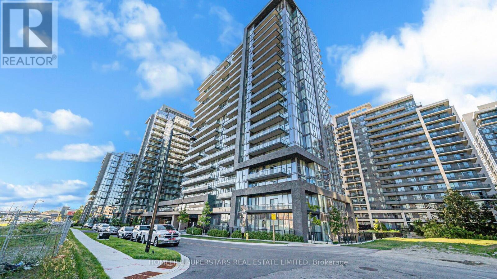 10 Gatineau Dr, 815, Vaughan, Ontario