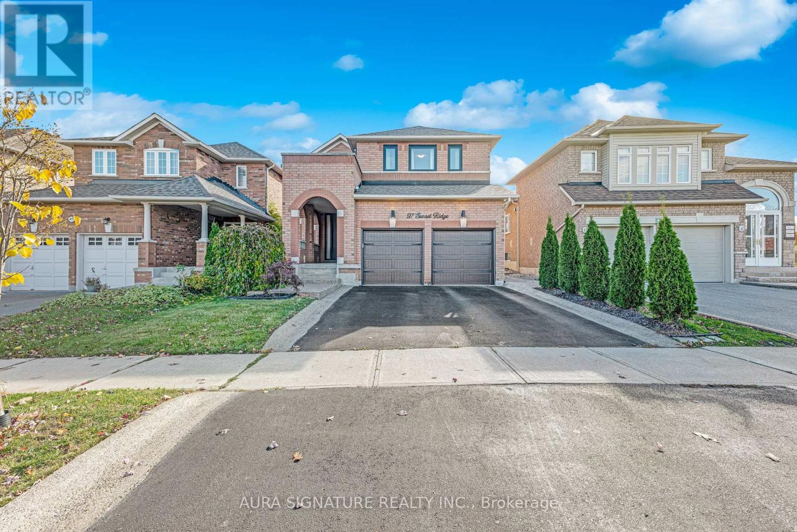 97 SUNSET RIDGE, Vaughan, Ontario