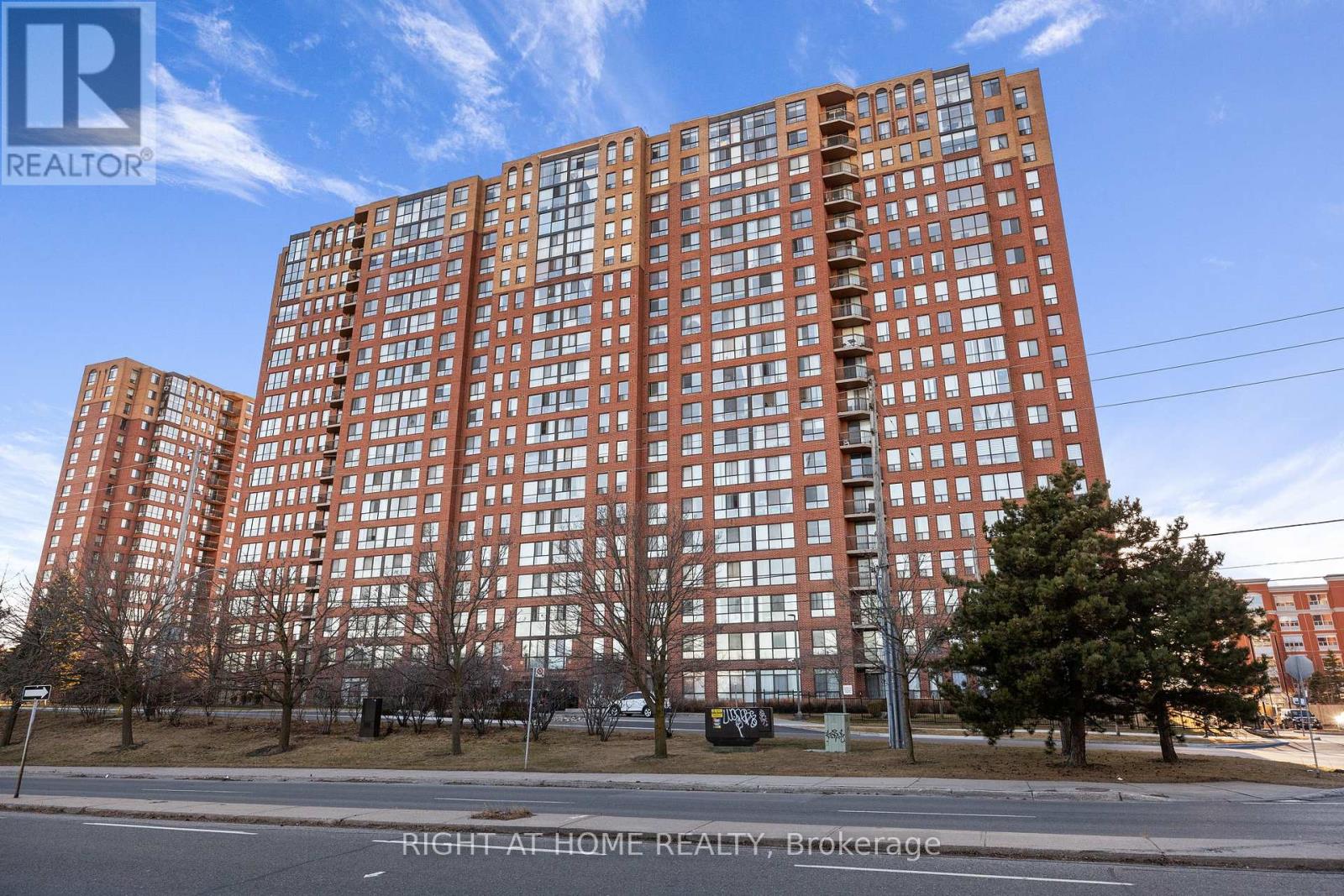 330 Mccowan Rd, 212, Toronto, Ontario