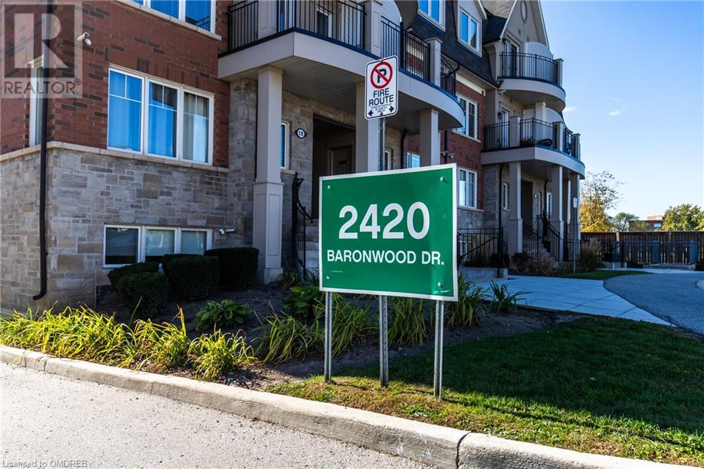 2420 BARONWOOD Drive Unit# 42-02, Oakville, Ontario