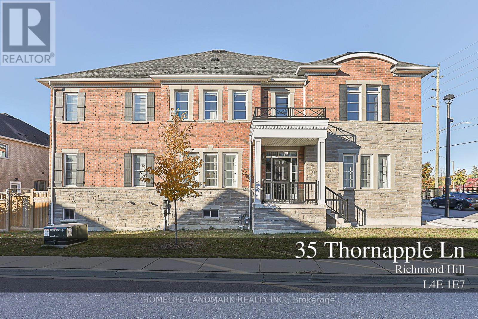 35 Thornapple Lane, Richmond Hill, Ontario